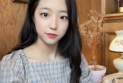 吃瓜韩国人气女网红韩善月,韩国网红界的“瓜王”，人气飙升的秘密